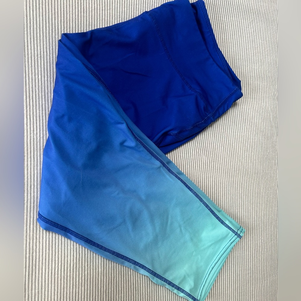 GAP ombré blue capri leggings